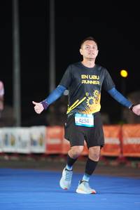 BIB: 42944
                            <button type="button" onclick="openModal(19758509)" class="btn btn-primary btn-sm float-right btn-popup" data-toggle="modal" data-target=".modal-high-quality">
                        <i class="fas fa-shopping-cart"></i> Add to Cart
                    </button>
                                            <button type="button" onclick="isThisMe(19758509, true)" class="btn btn-success btn-sm float-right btn-popup btn-isme hidden" data-toggle="tooltip" data-placement="bottom" title="นี่คือรูปของคุณใช่ไหม คลิกที่นี่เพื่อเอาเข้าอัลบั้ม">
                        <i class="fas fa-plus"></i> Add to album
                    </button>
                    <button type="button" onclick="isThisMe(19758509, false)" class="btn btn-warning btn-sm float-right btn-popup btn-isnotme hidden">
                        <i class="fas fa-ban"></i> Remove from album
                    </button>